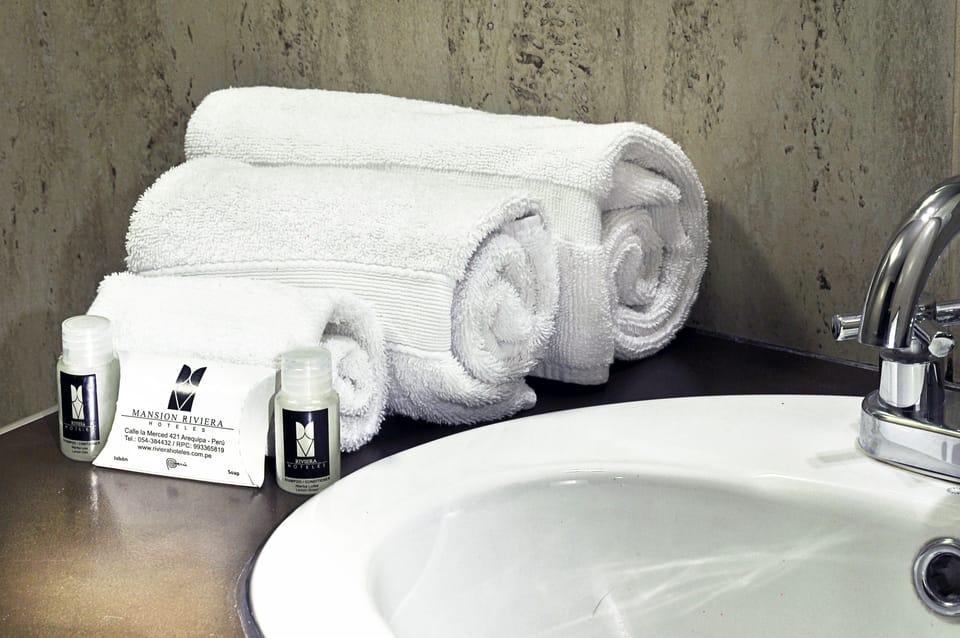 Junior Suite | Bathroom sink