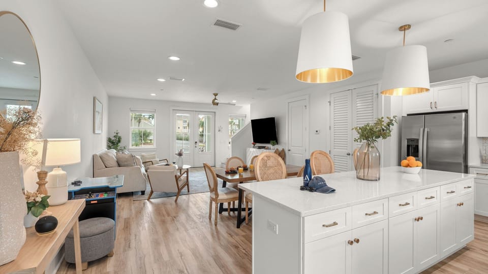 House (6 Bedrooms) | Interior