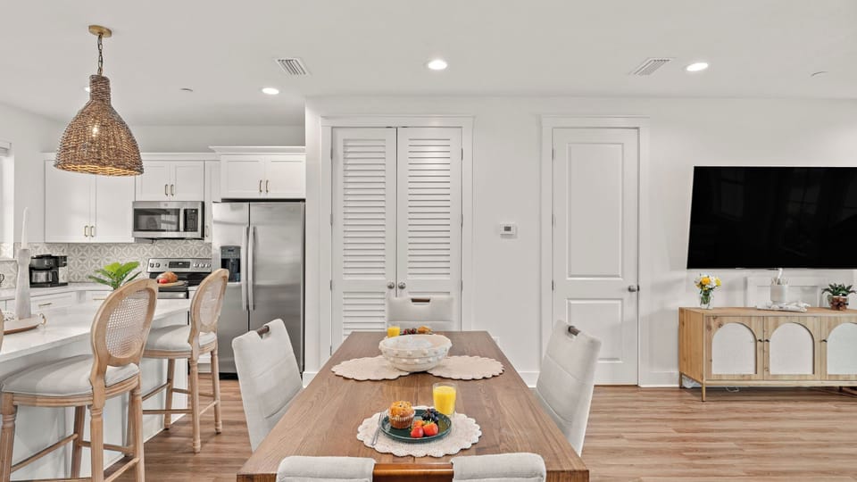House (6 Bedrooms) | Interior