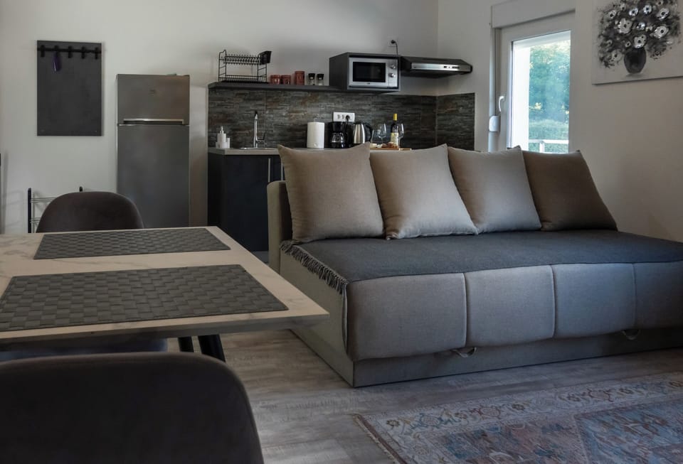 Superior Apartment, Bay View | Premium bedding, in-room safe, blackout drapes, soundproofing