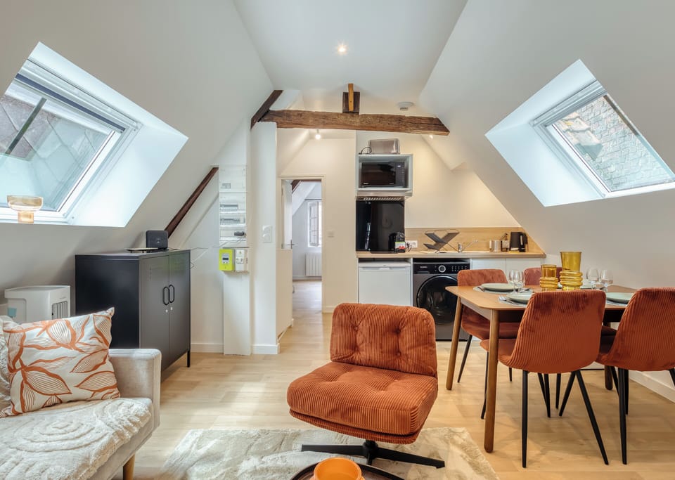 Un espace de vie cosy aux teintes naturelles