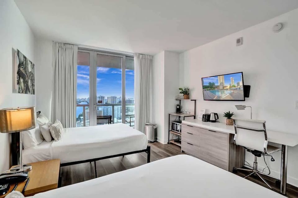 Enjoy Ocean and Canal View from your room