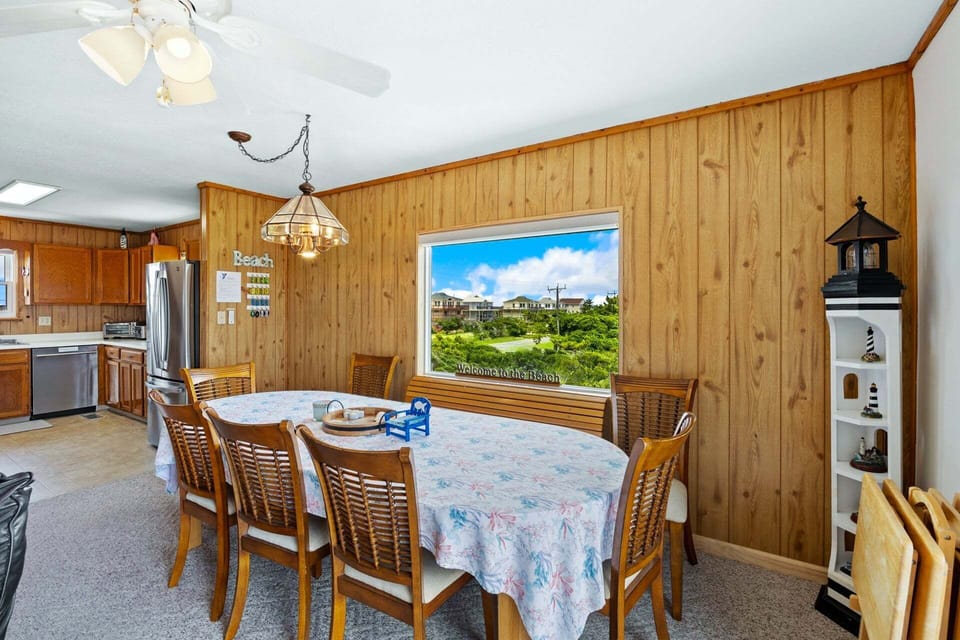 Top level: Dining.