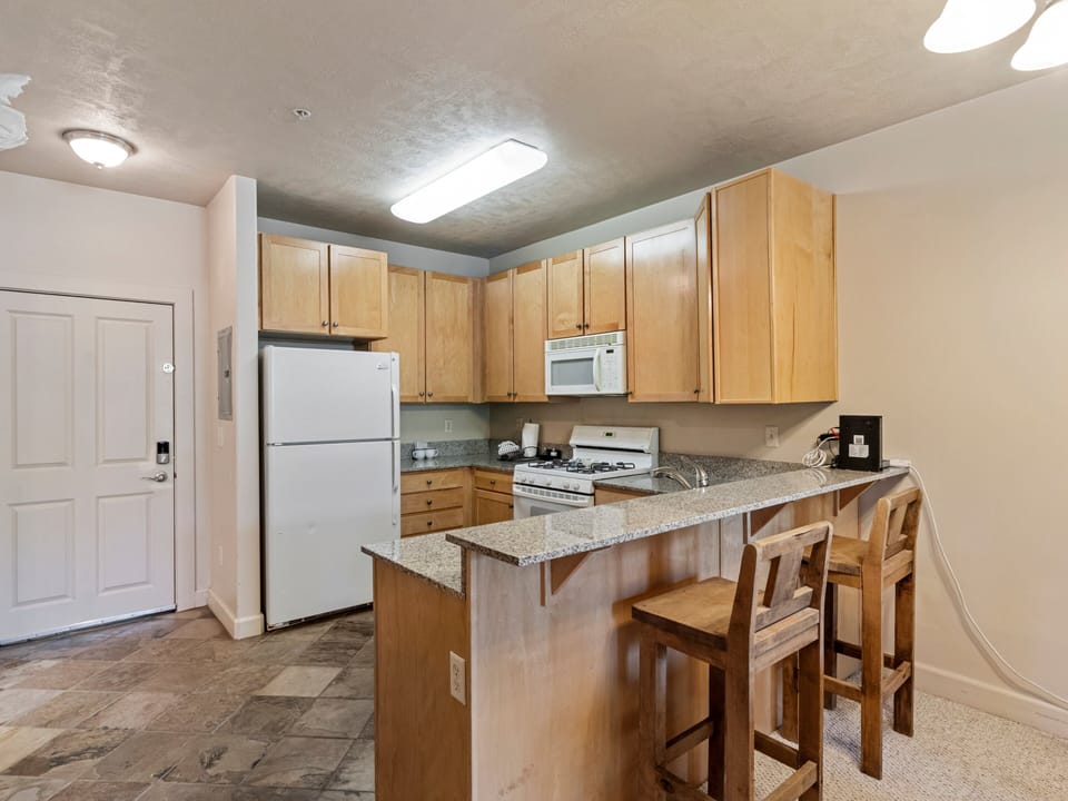 Full Kitchen