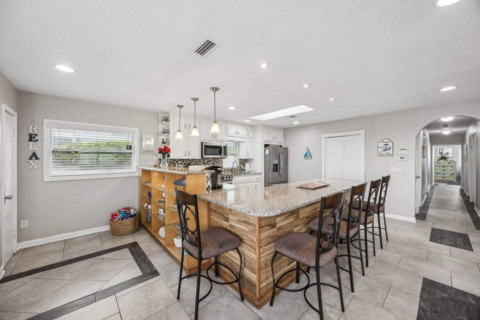 Full kitchen