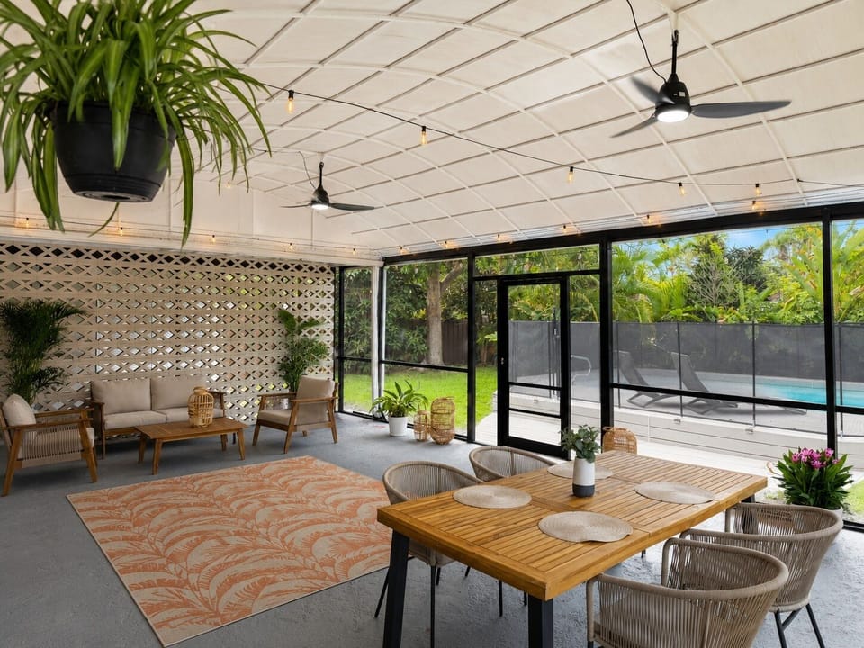 Outdoor dining