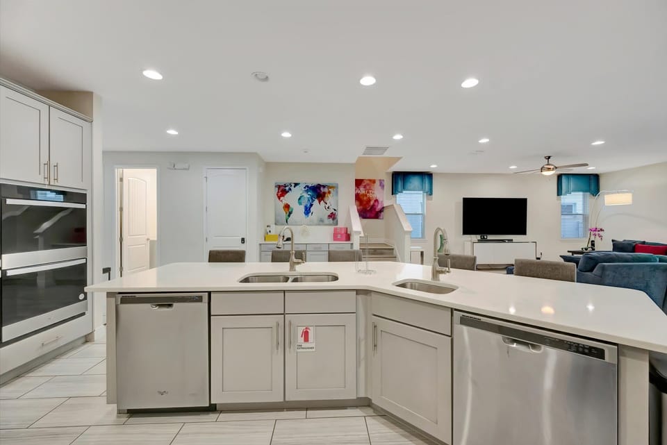 House, Multiple Beds, Private Pool | Private kitchen