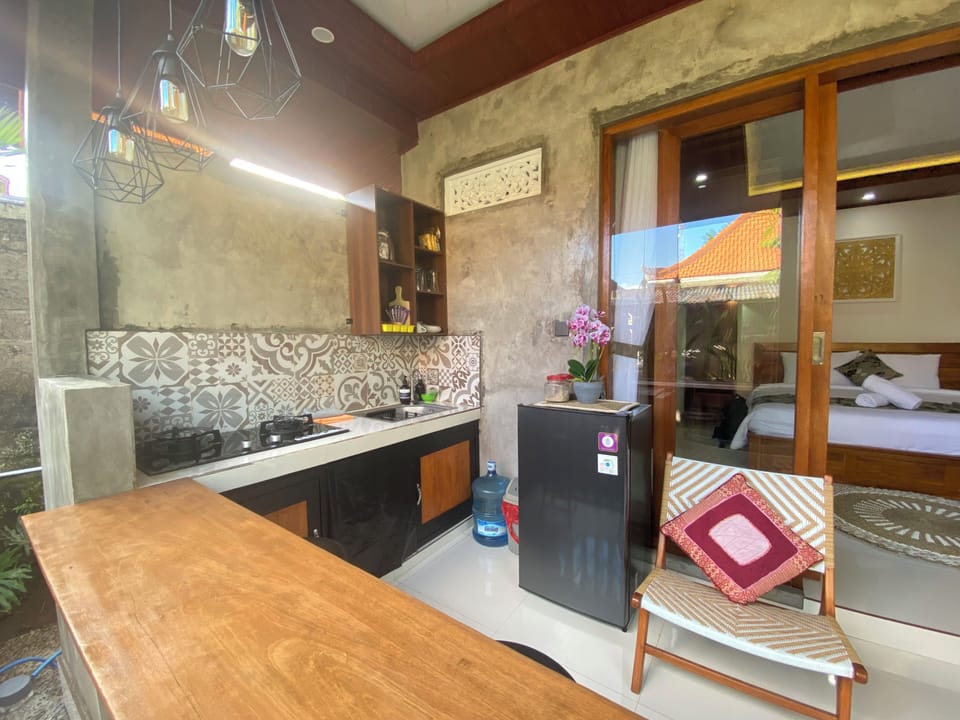 Deluxe Double Room, Park View | Private kitchen | Fridge, dishwasher