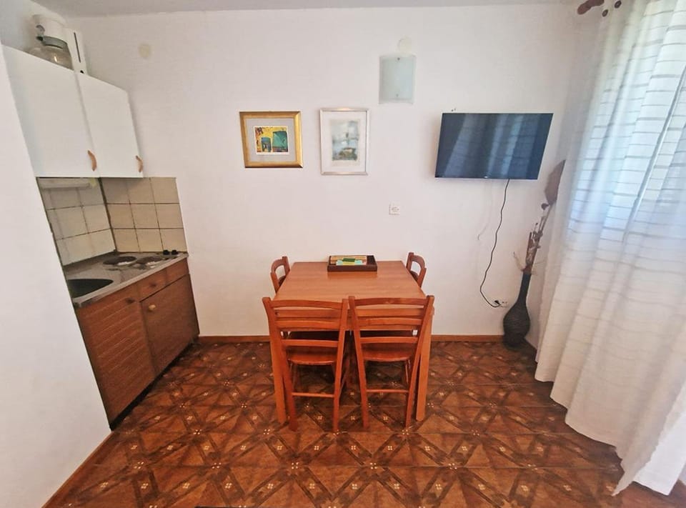 Apartment (One Bedroom Apartment with Terrace an) | Private kitchen | Fridge