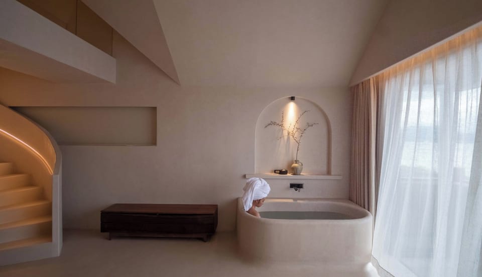 Superior Duplex, Lake View | Private spa tub
