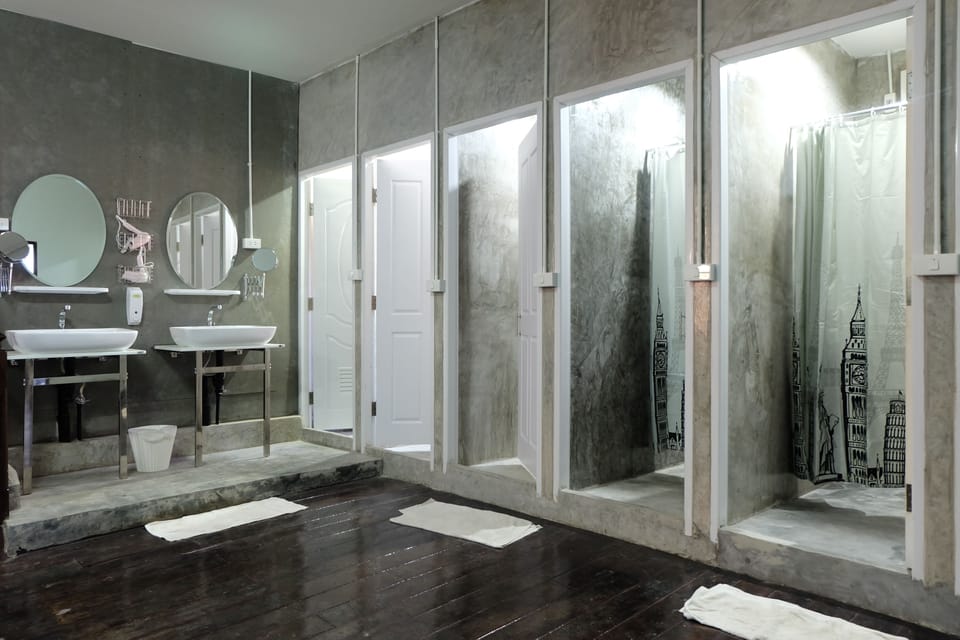 Bathroom shower
