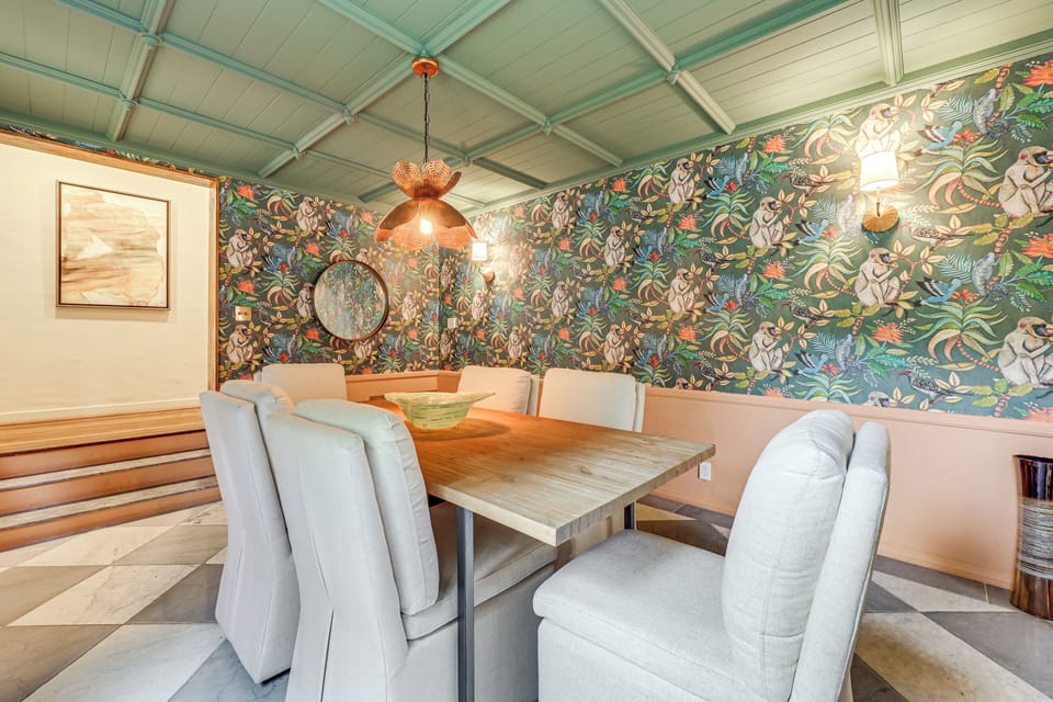 Dining Area | Dishware & Flatware