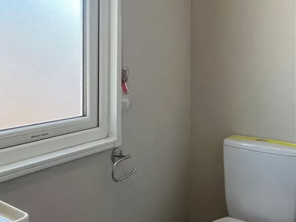 Bathroom | Sunseeker Y Wyddfa - North Wales Holidays, Towyn