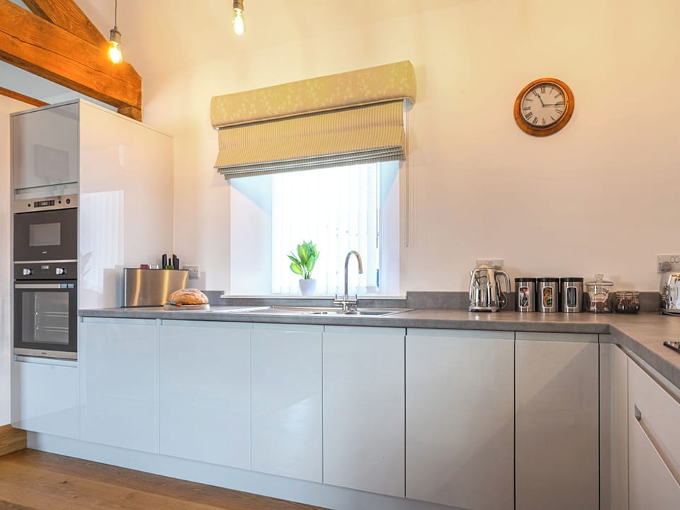 Kitchen | The Cottage - Westhills Courtyard, Winster