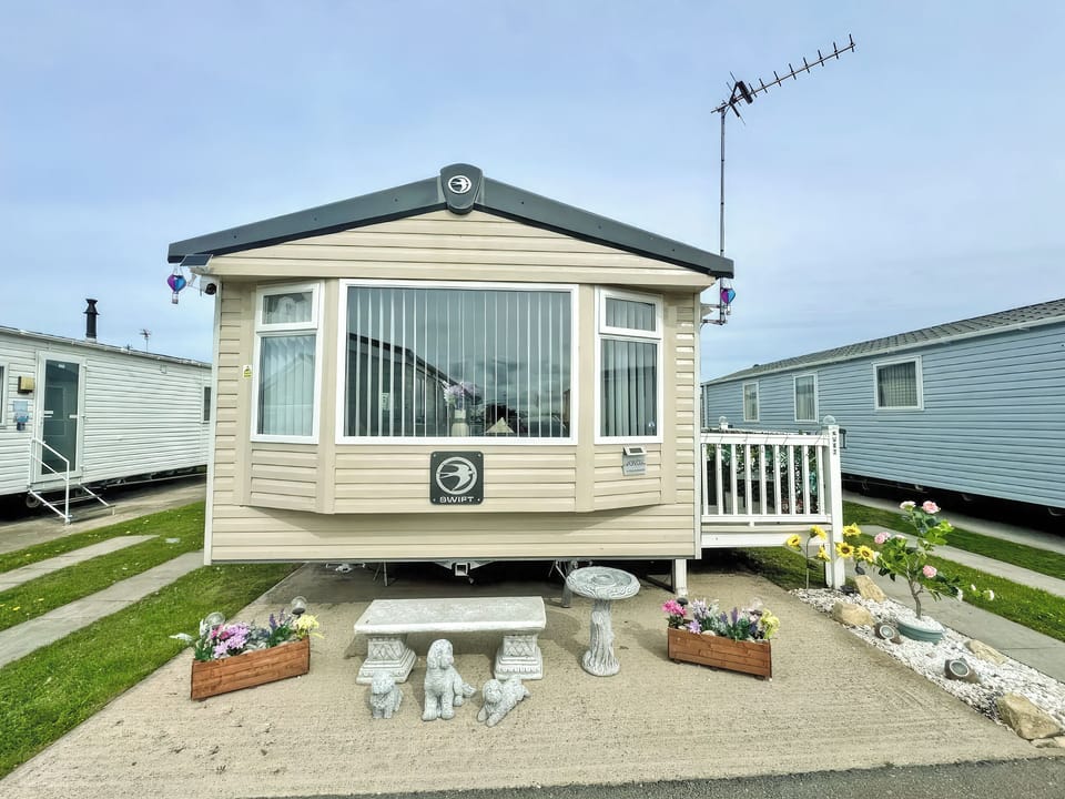 Exterior | Swift Loire - North Wales Holidays, Towyn