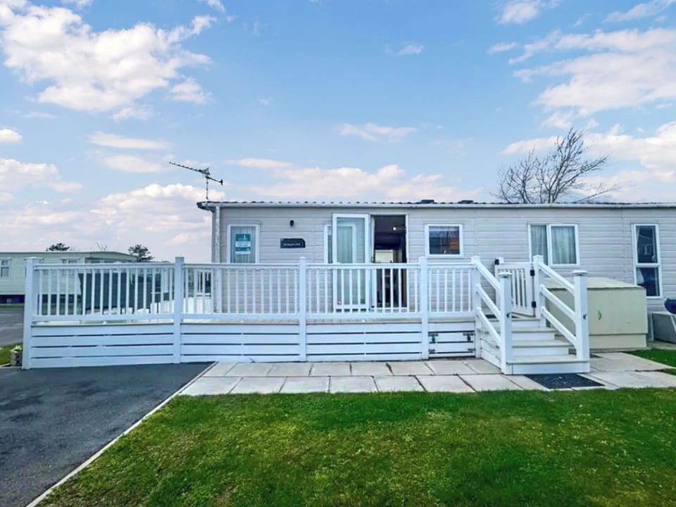 Exterior | ABI BeaumontTy Mawr, Towyn