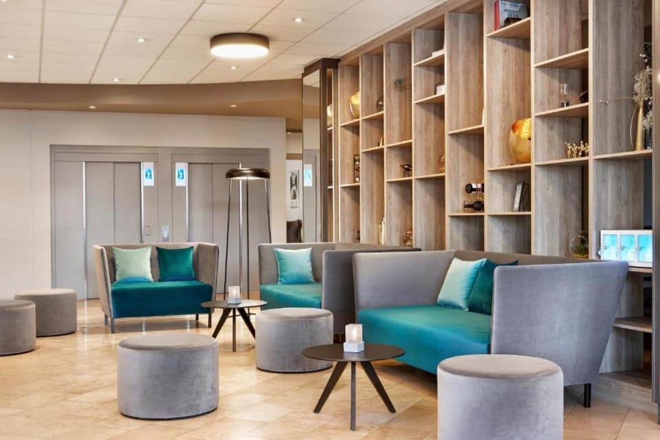 Entrance / Reception