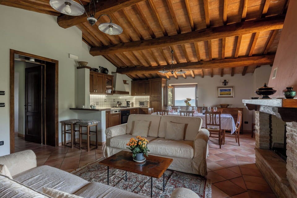 Autumn, Kitchen, Living Room, Spring, Summer