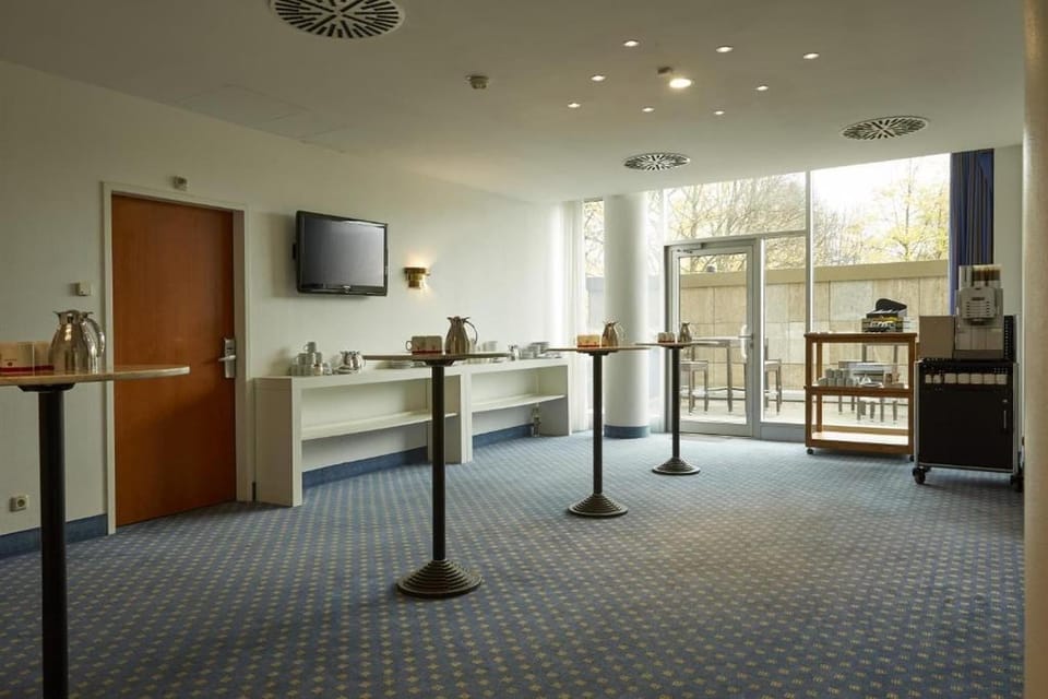 Entrance / Reception