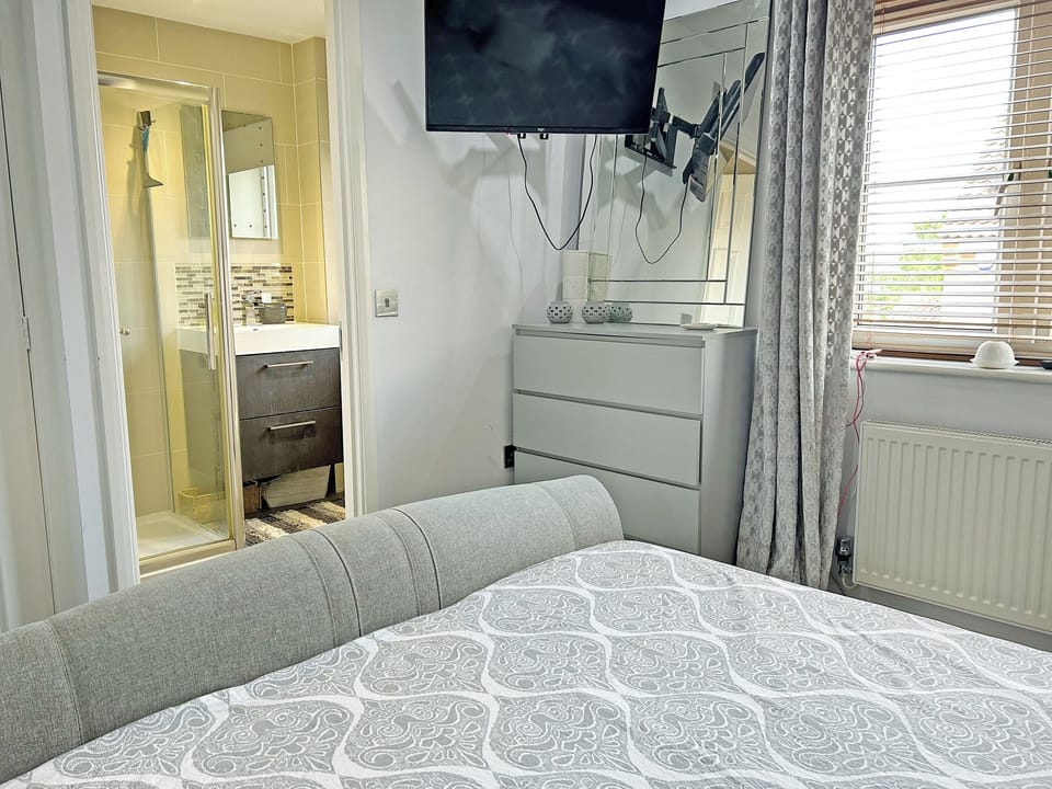 Double bedroom | Furnace House, Thrapston