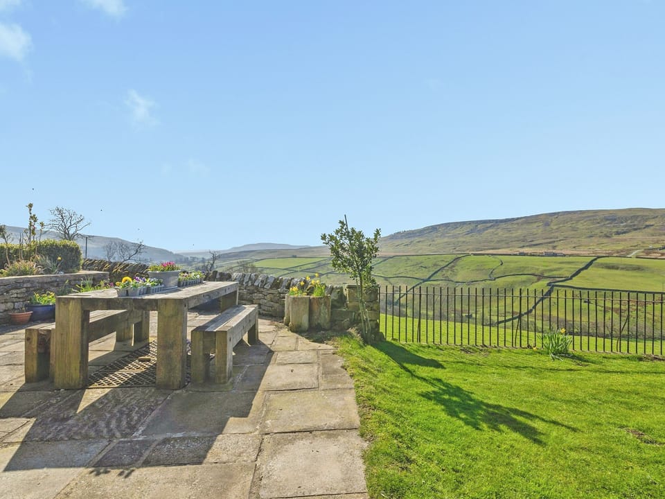 Sitting-out-area | Low Seal House, Arkengarthdale, near Reeth