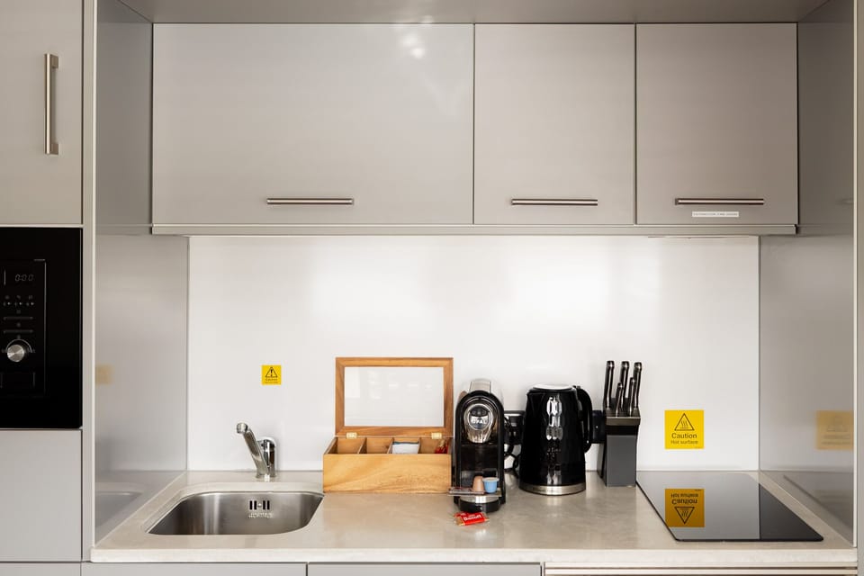 Kitchen area and appliances 