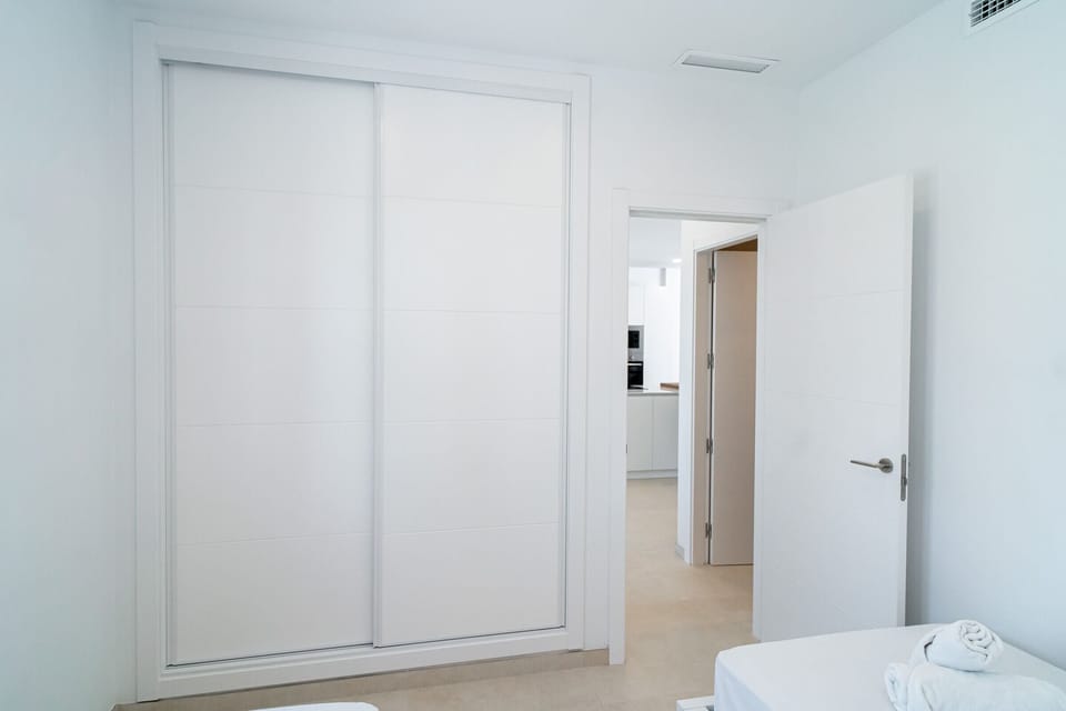 2 bedrooms, cribs (free), bed sheets
