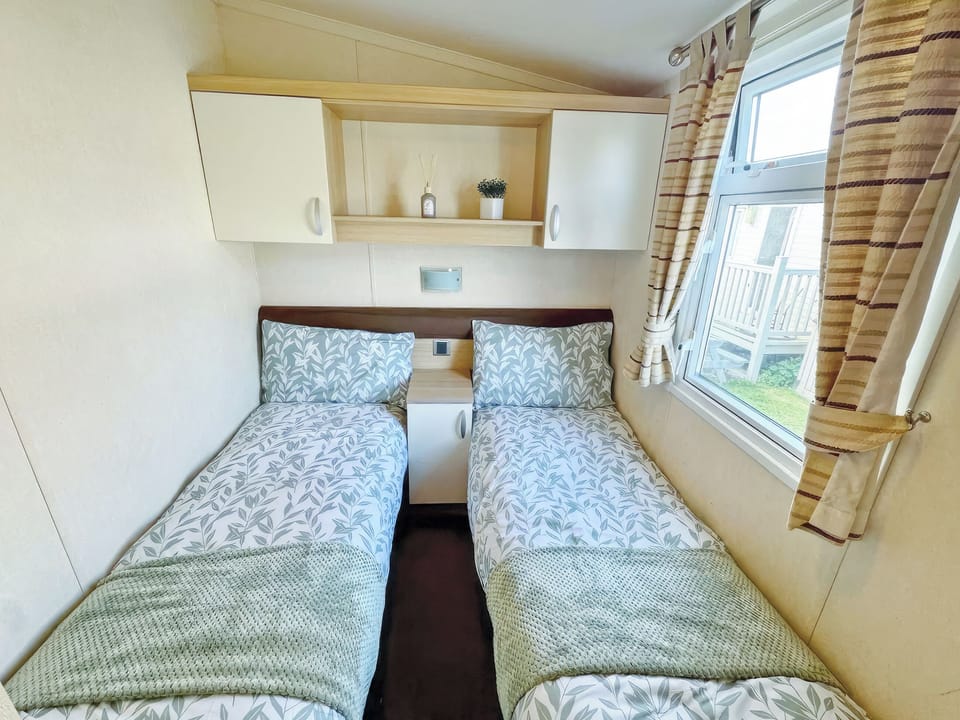 Twin bedroom | Swift Serenity - North Wales Holidays, Towyn