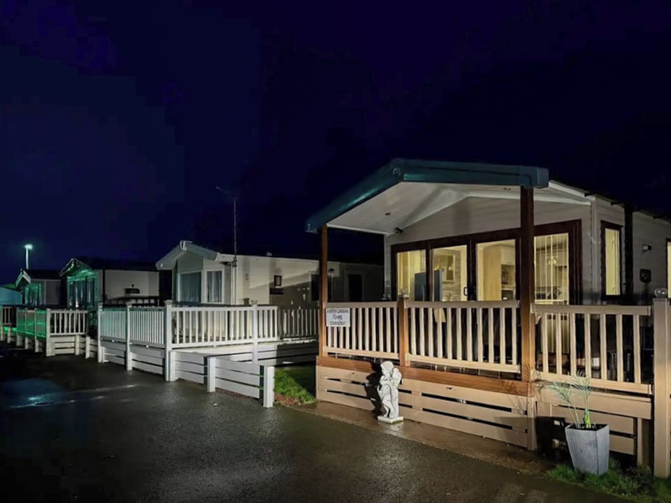 Exterior | Swift Bordeaux Escape - North Wales Holidays, Towyn