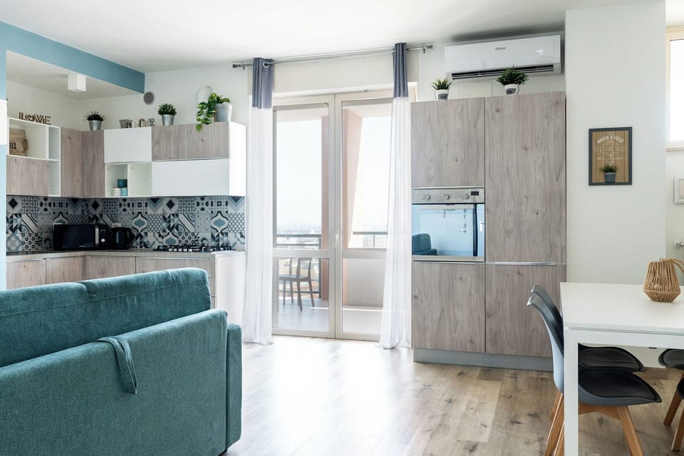 Apartment | Living area | 35-cm TV with digital channels
