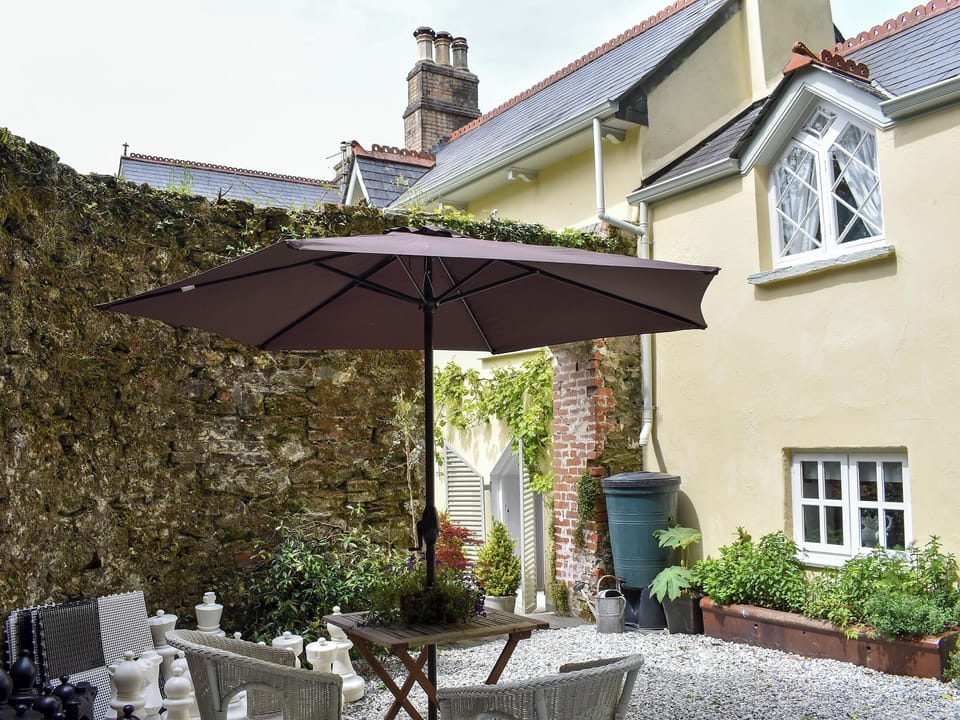 Sitting-out-area | Chapel Annex, Wadebridge