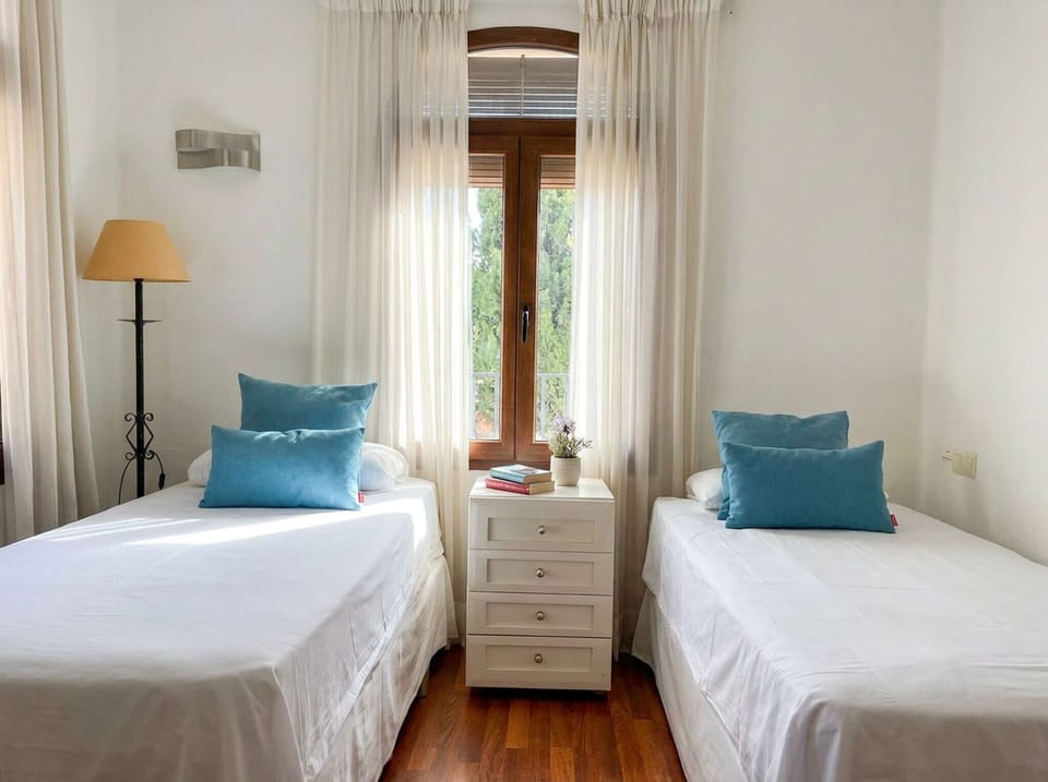 2 bedrooms, cribs (free), bed sheets