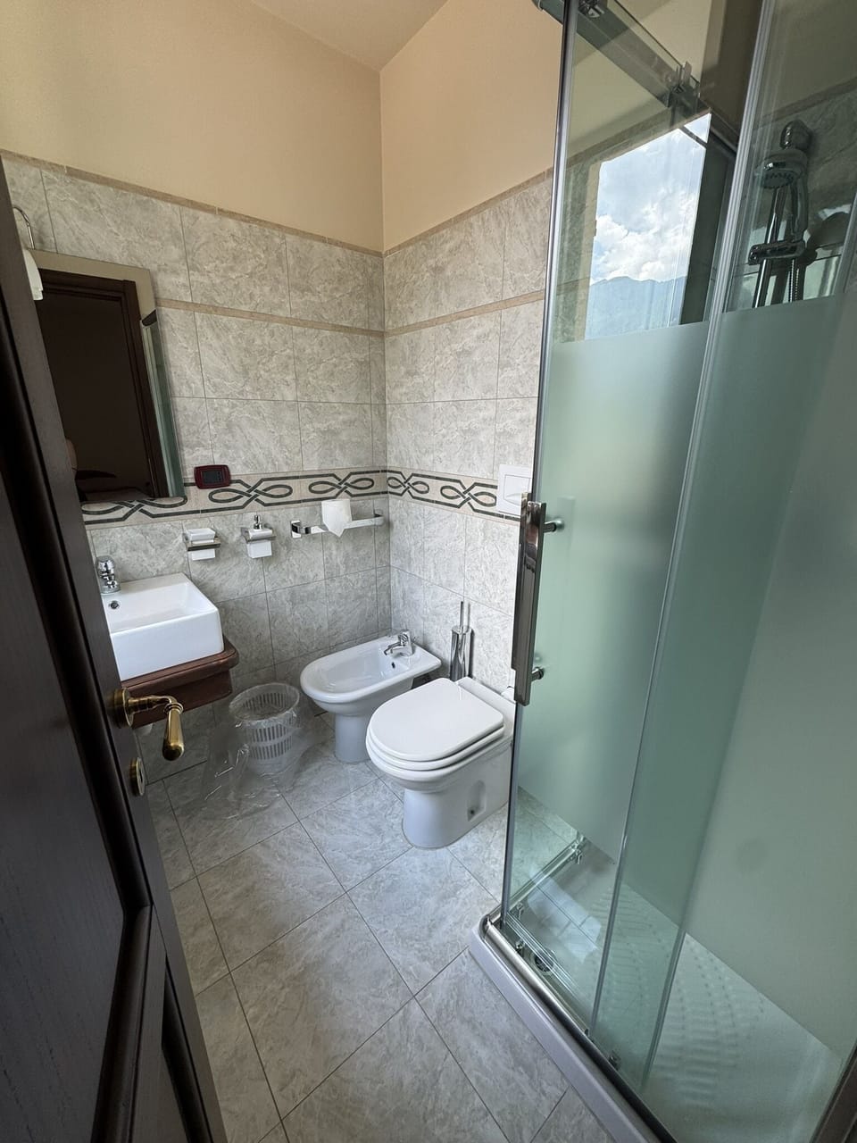 Superior Double Room, Private Bathroom, Mountain View | Bathroom | Shower, free toiletries, hair dryer, towels