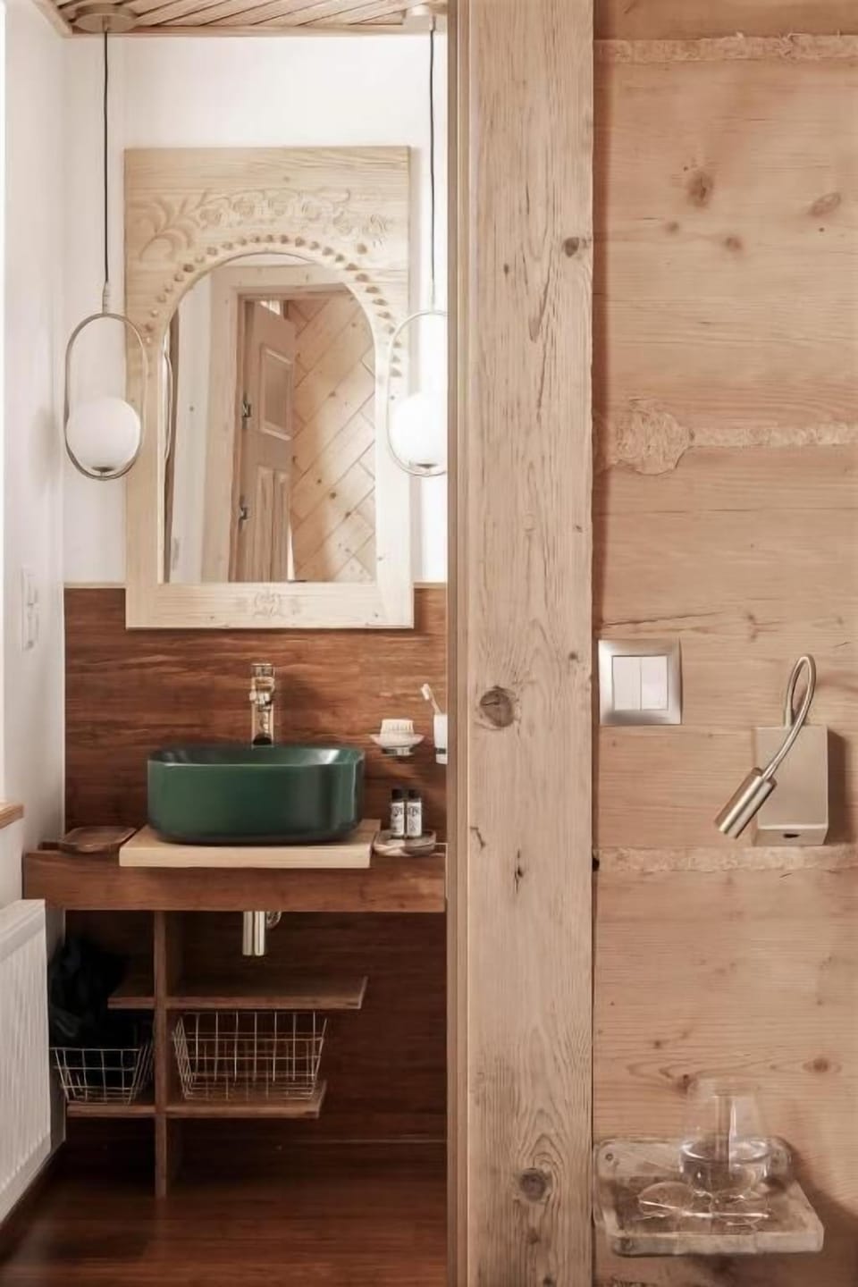 Classic Double Room | Bathroom | Shower, rainfall showerhead, hair dryer, heated floors (bathroom)