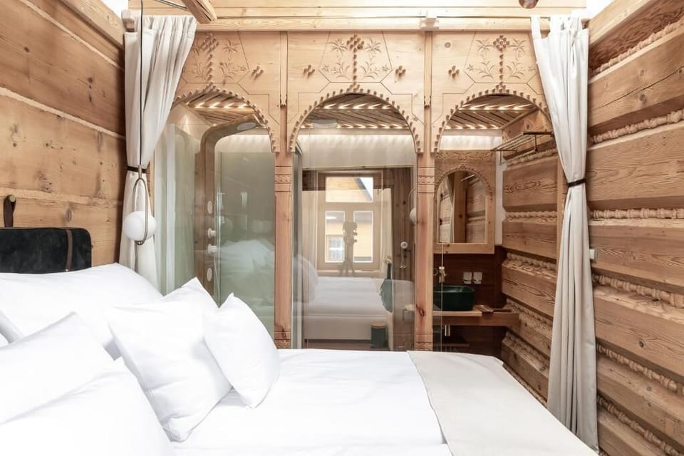 Deluxe Quadruple Room | Hypo-allergenic bedding available, in-room safe, desk, laptop workspace