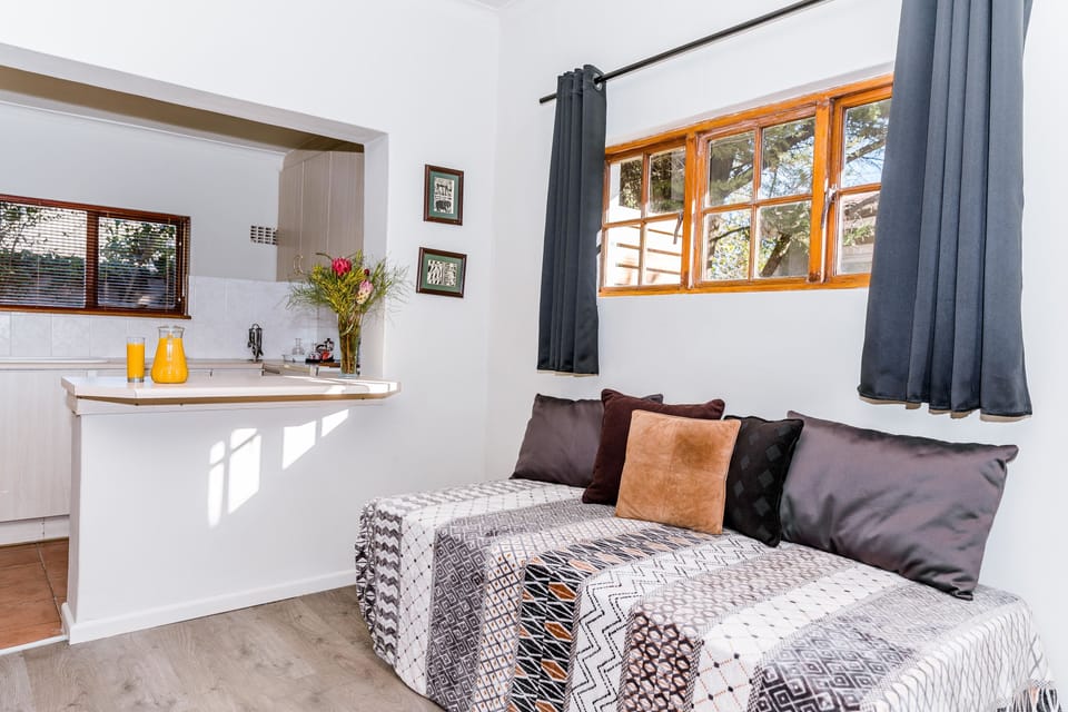 Comfort Cottage, Garden Area | Premium bedding, minibar, in-room safe, desk