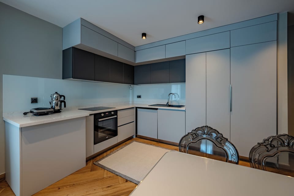 Superior Suite, Balcony | Private kitchen | Fridge, oven, stovetop, dishwasher