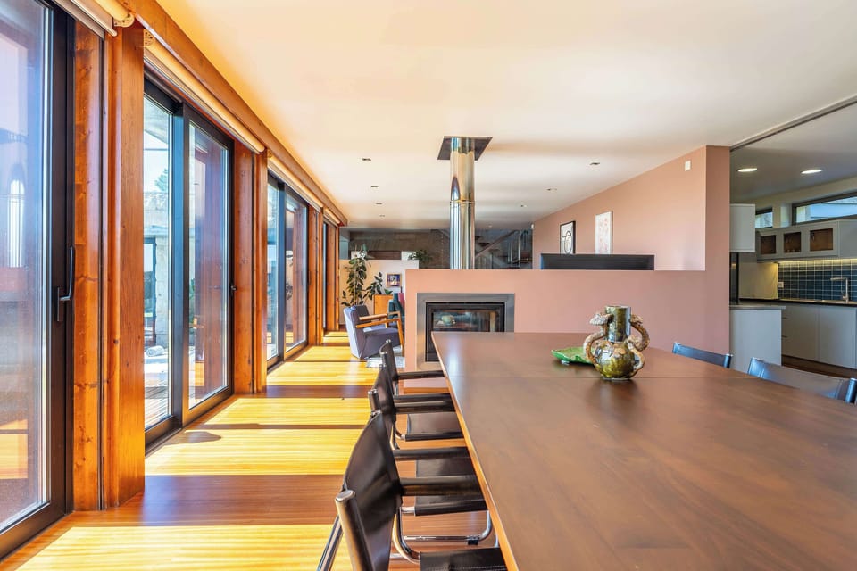 Dining & Lounge Connection 