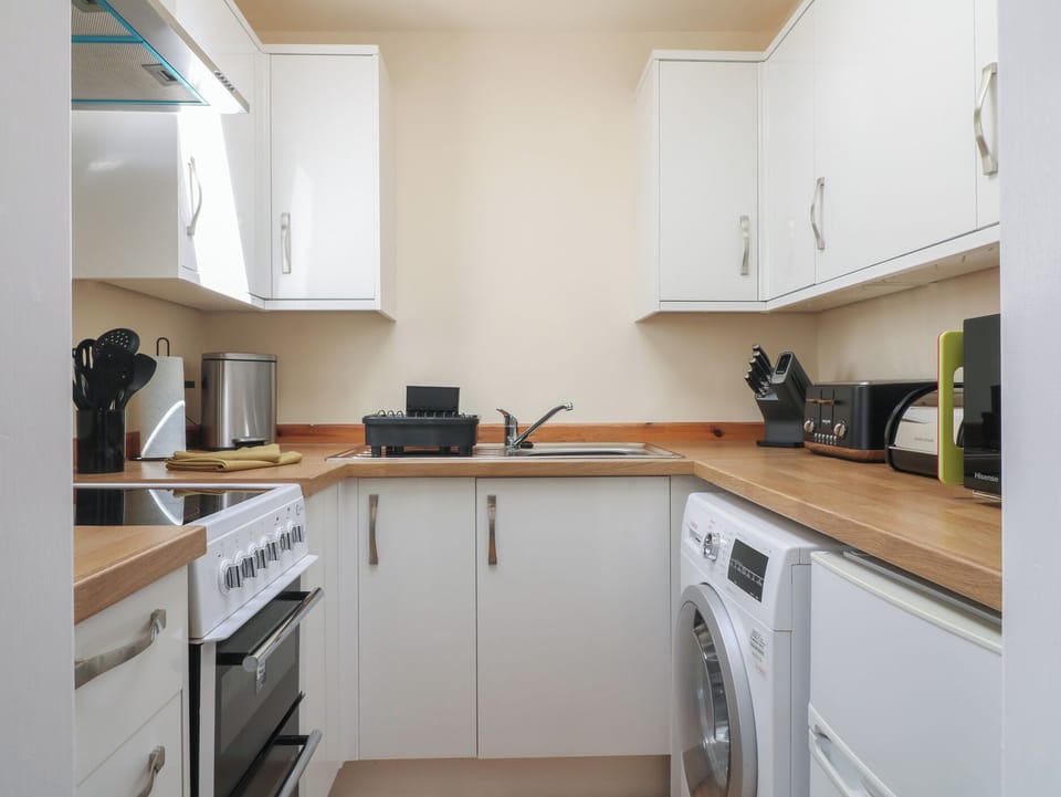 Cookware/dishes/utensils