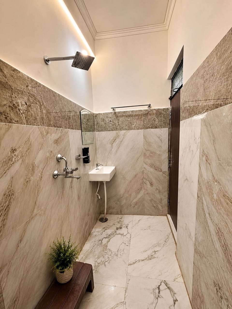 Deluxe Room | Bathroom