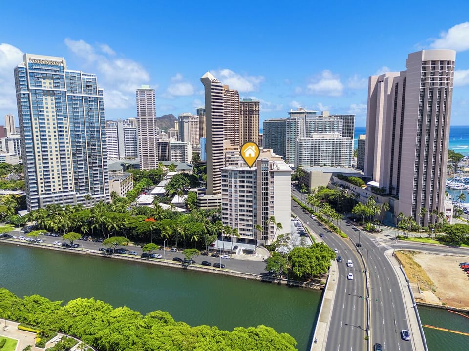 Harbor View Plaza Building Picture - Stay near the meeting point of Waikiki and Ala Moana, with Harbor View Plaza offering a practical base close to beaches, shopping, cafes, bus routes, and the Hawaii Convention Center.