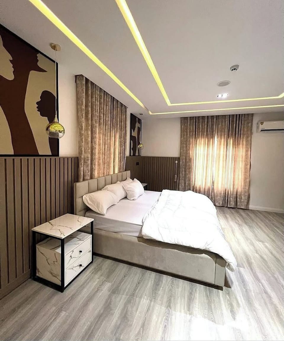 Comfort Room, Balcony, City View | Desk, laptop workspace, blackout drapes, soundproofing