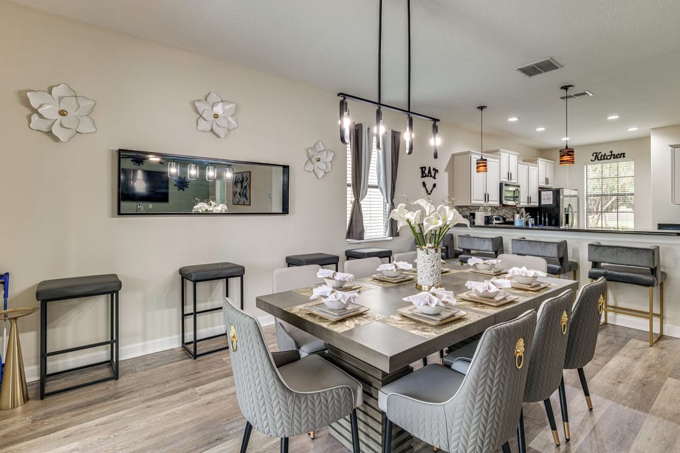 House (5 Bedrooms) | Interior
