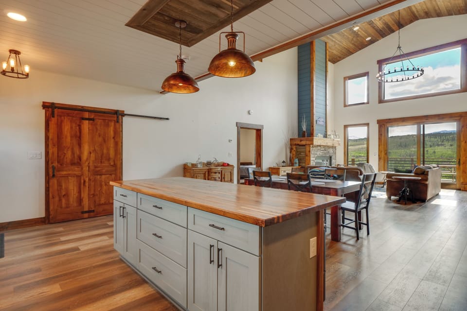 House (4 Bedrooms) | Interior