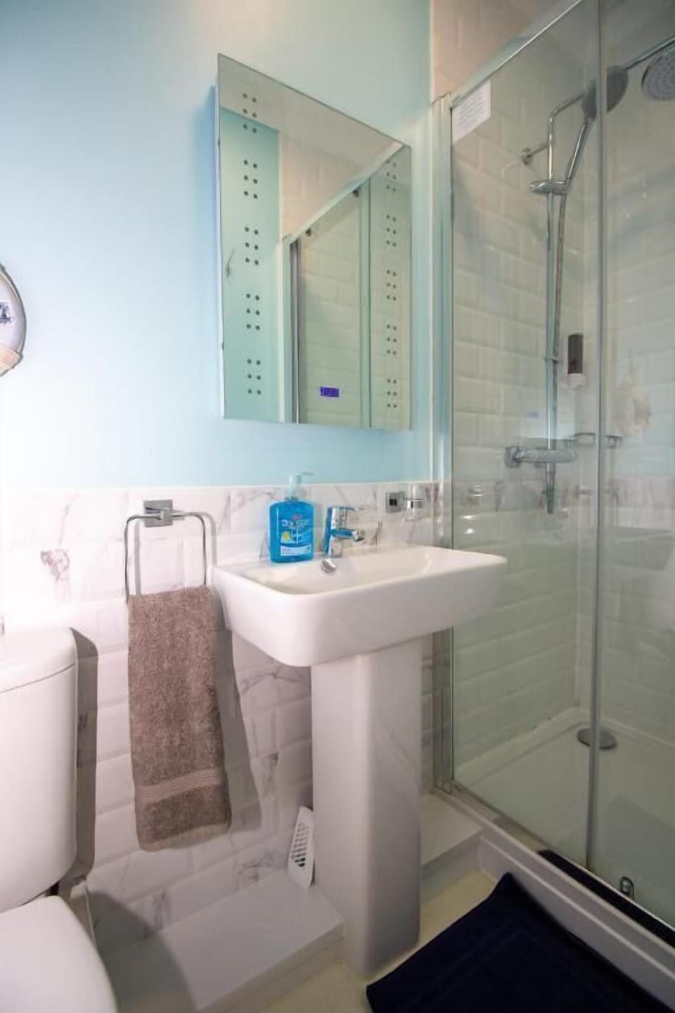 Shower, free toiletries, hair dryer, towels