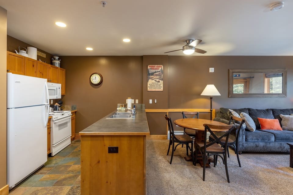 Condo, 1 Bedroom | Interior