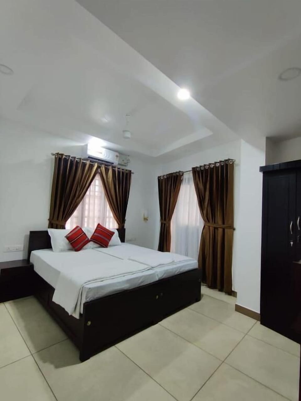Deluxe Twin Room, Balcony, Courtyard View | WiFi (free)