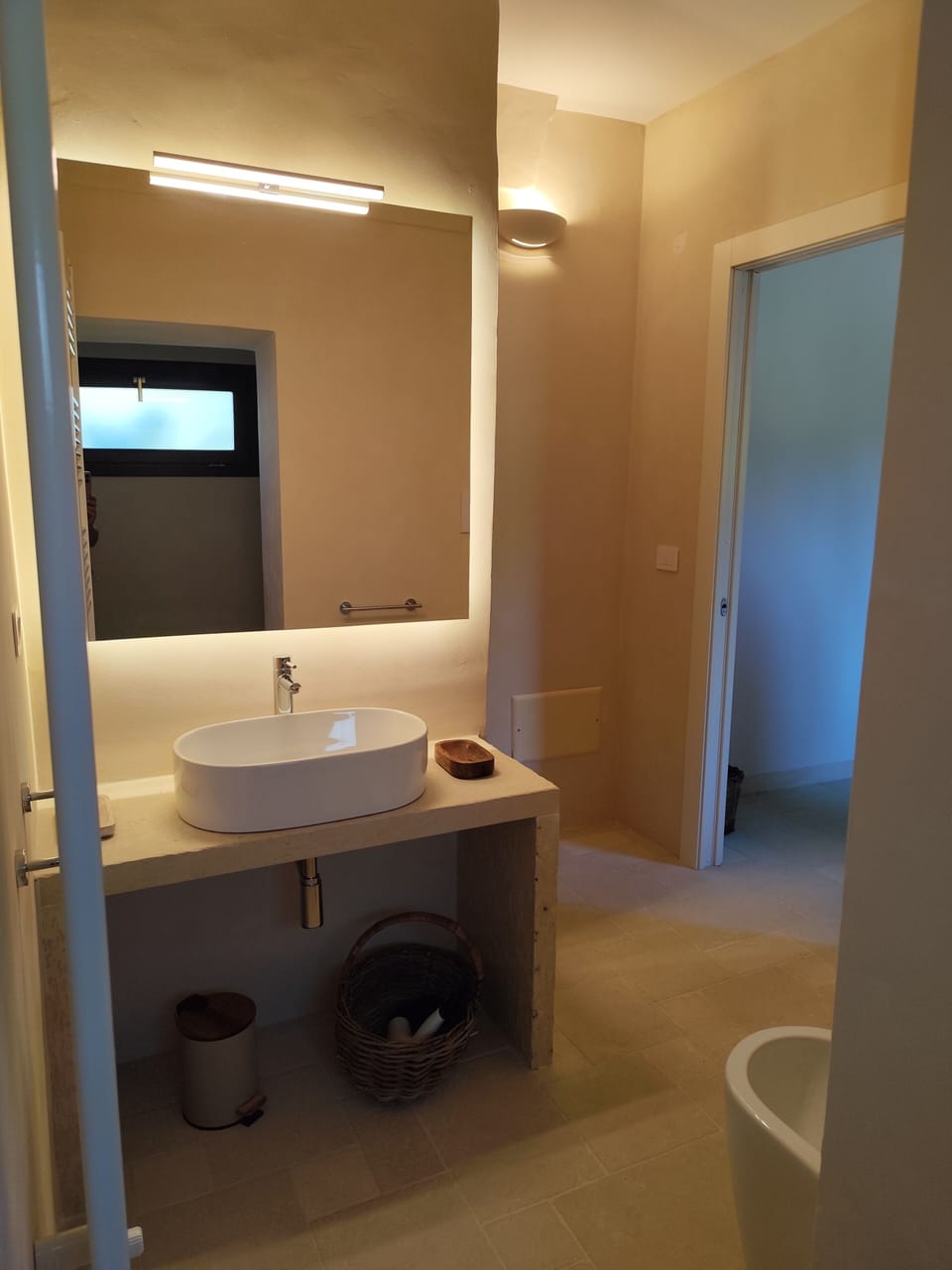 Classic Room, Non Smoking, Garden View | Bathroom | Shower, free toiletries, hair dryer, bathrobes
