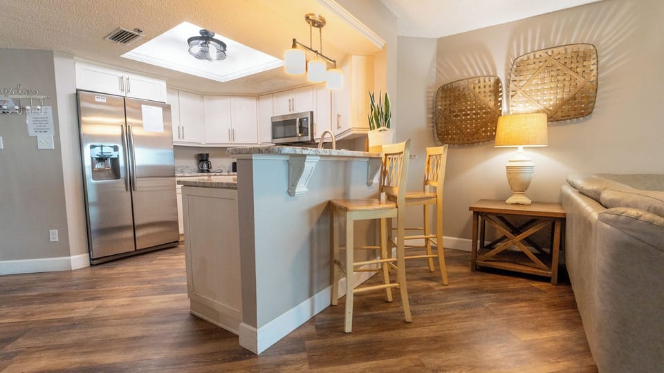 Jeff and Gina Properties - Beach Palms 404 (BCHP404) - Indian Shores - 3 Bedroom - 2 Bathroom - Gulf Coast - Waterfront - Beach Front
