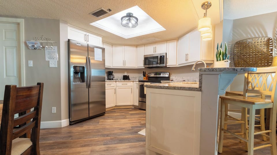 Jeff and Gina Properties - Beach Palms 404 (BCHP404) - Indian Shores - 3 Bedroom - 2 Bathroom - Gulf Coast - Waterfront - Beach Front